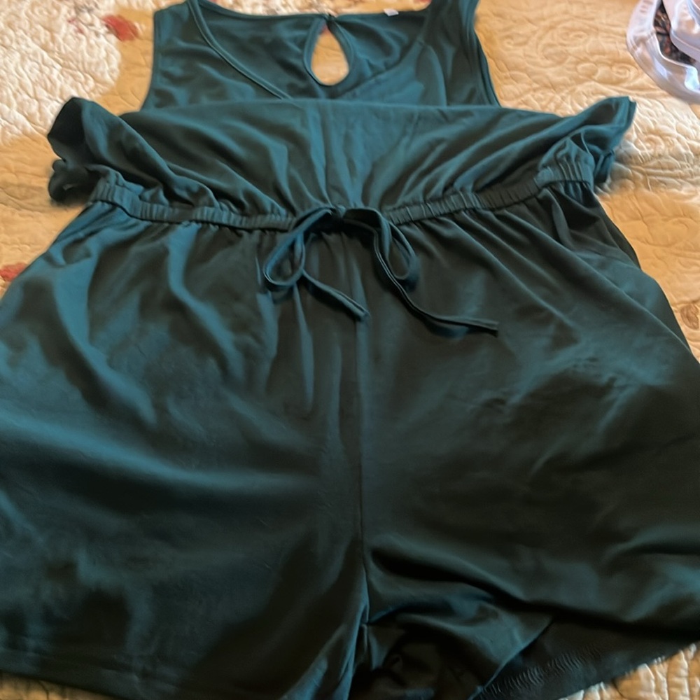 Teal Sleeveless Romper with Pockets - Picture 4 of 8